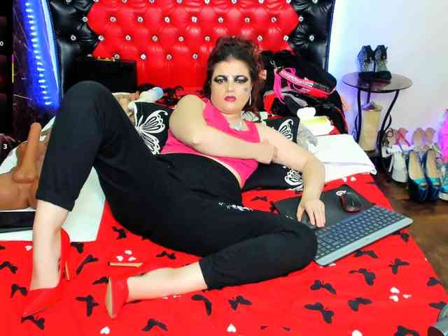 Slutty_milf_bitch