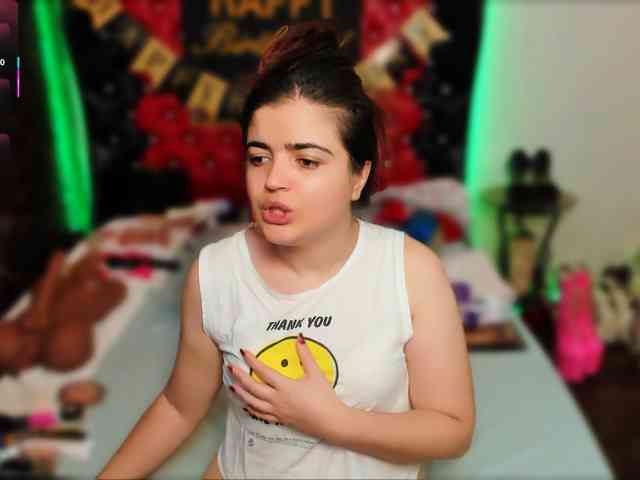 Slutty_milf_bitch webcam