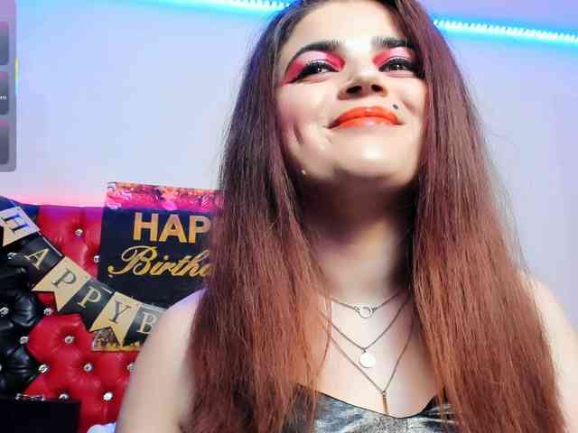 Slutty_milf_bitch webcam