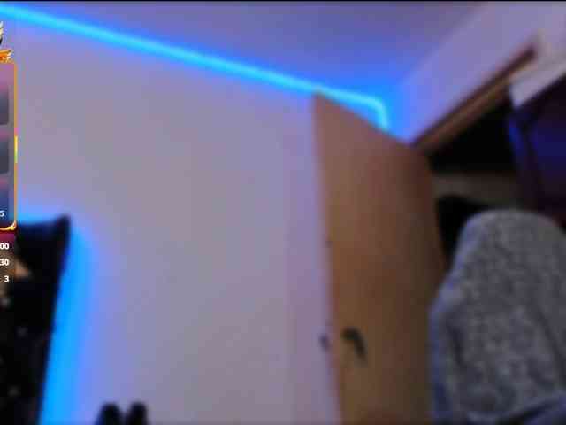Slutty_milf_bitch webcam