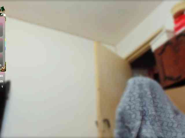 Slutty_milf_bitch webcam