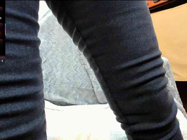 Slutty_milf_bitch webcam