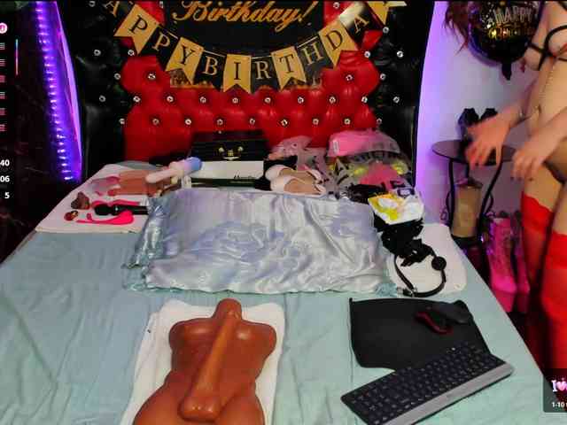 Slutty_milf_bitch webcam