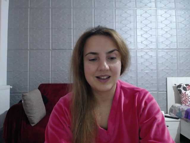 KATYDIAZ, live now on BongaCams