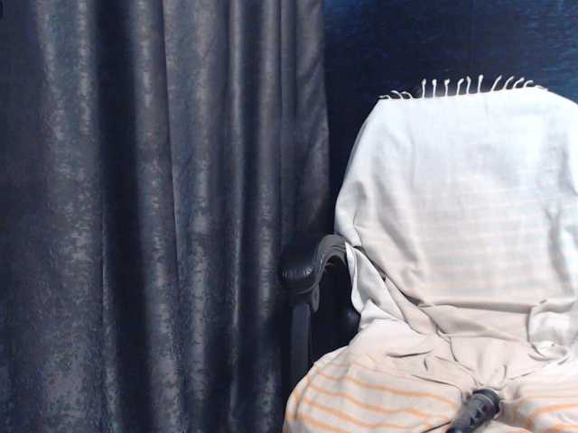 ladysquirt11 live cam on BongaCams