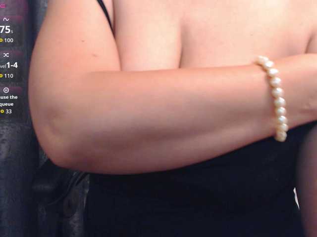 ladysquirt11 live cam on BongaCams