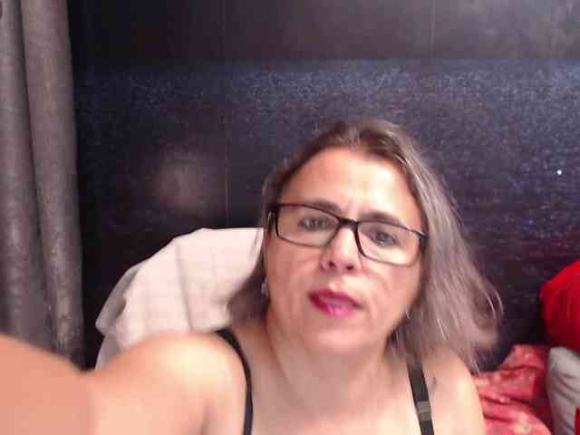 ladysquirt11 webcam