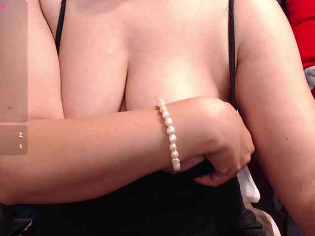 ladysquirt11 webcam
