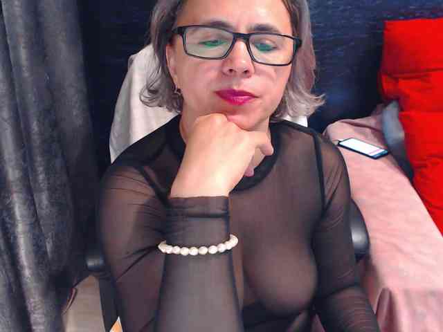 ladysquirt11 webcam