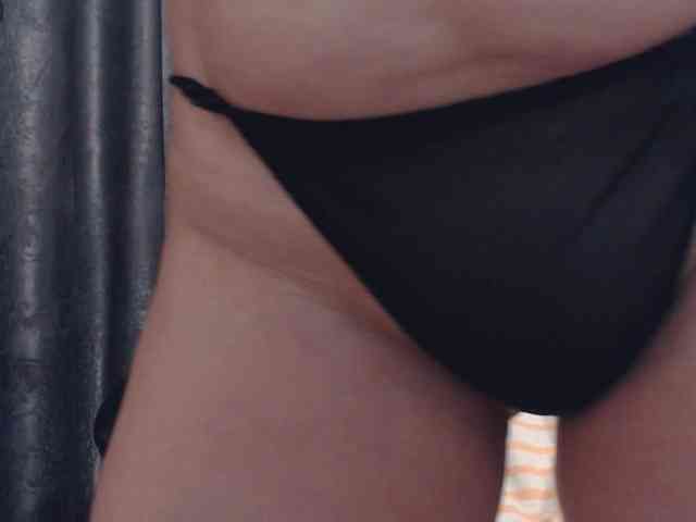 Modella: ladysquirt11