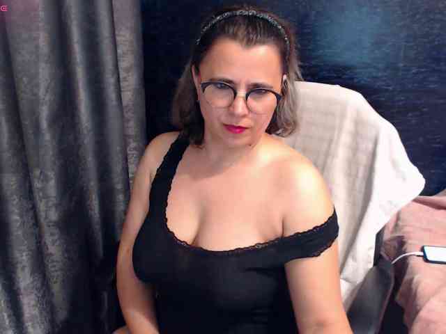 ladysquirt11 webcam