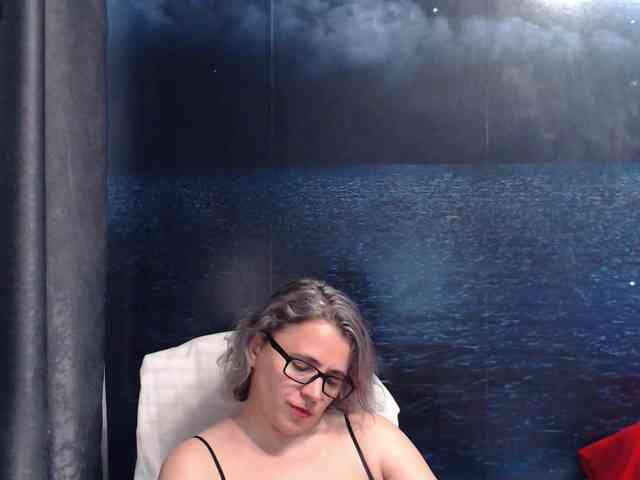 ladysquirt11 webcam