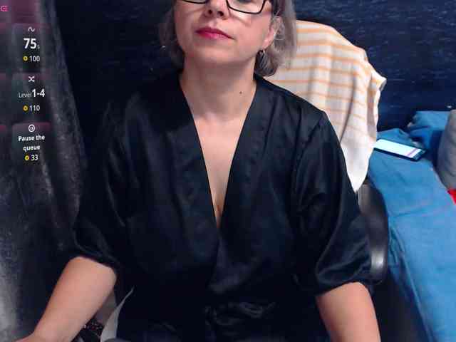 ladysquirt11 webcam