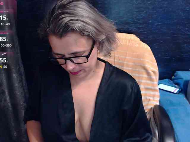 ladysquirt11 webcam