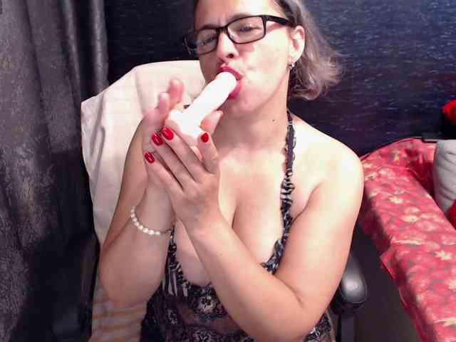 ladysquirt11 webcam