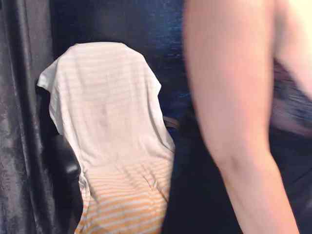ladysquirt11 webcam