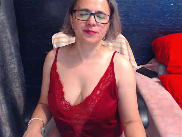 Modella: ladysquirt11