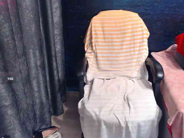 Modella: ladysquirt11