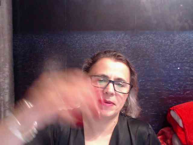 ladysquirt11 webcam