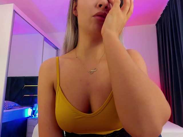 AllisonSweets Live Cam on BongaCams