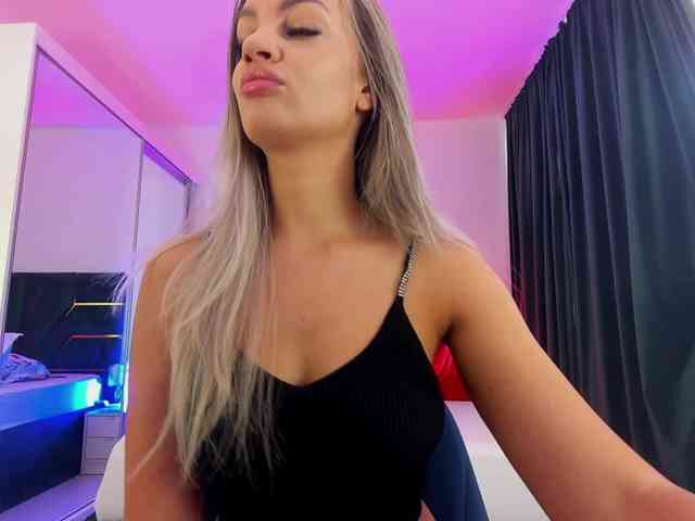 AllisonSweets Live Webcam on BongaCams