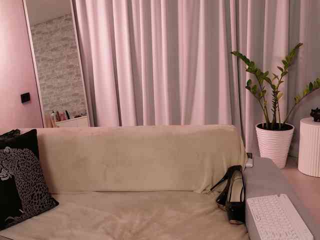 Icehotangel webcam