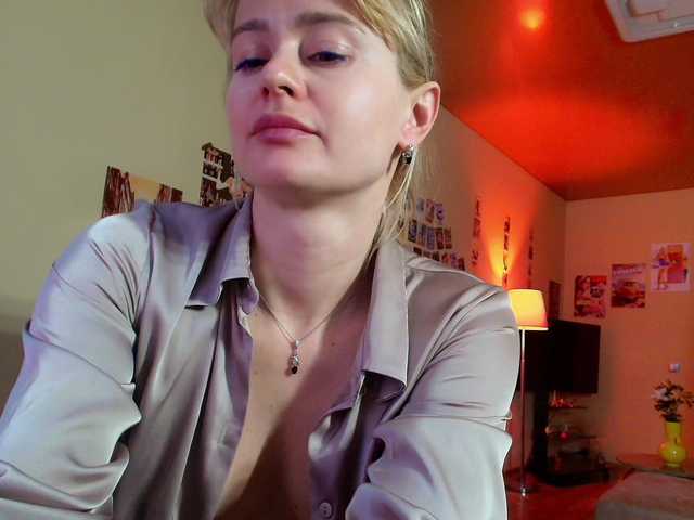 Kriszayka's BongaCams show and profile