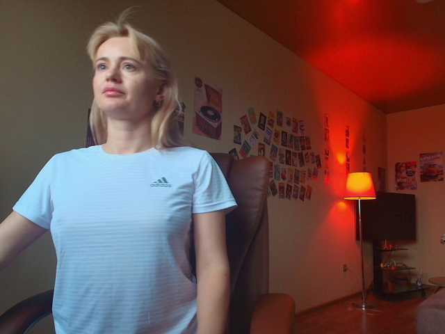 Kriszayka's BongaCams show and profile