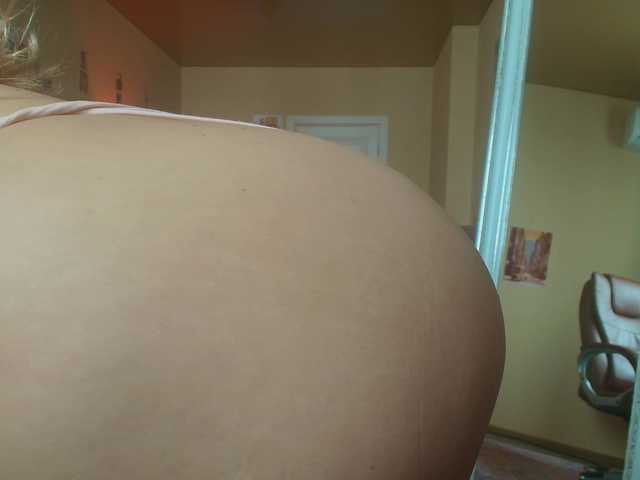 Kriszayka's BongaCams show and profile