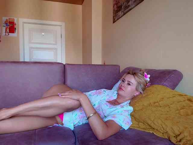 MissMotivated webcam