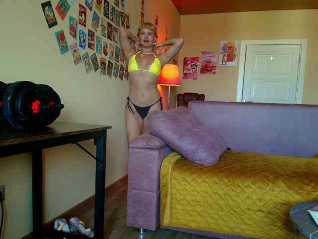 MissMotivated webcam