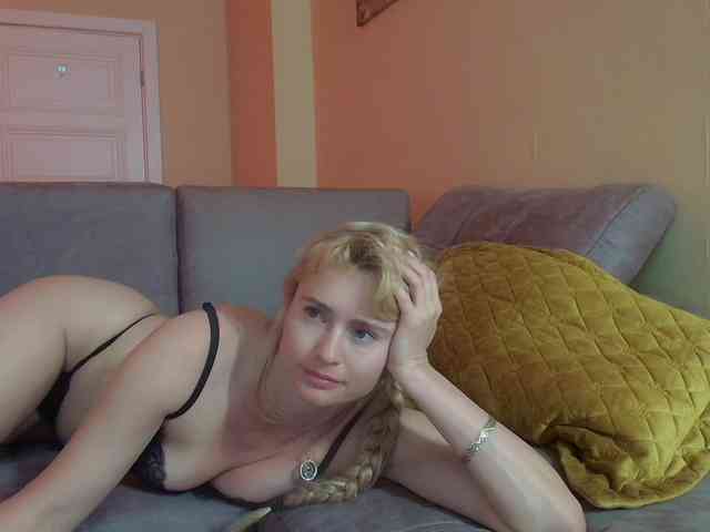 MissMotivated webcam