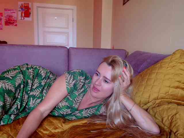 MissMotivated webcam