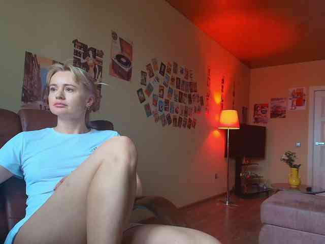 MissMotivated webcam