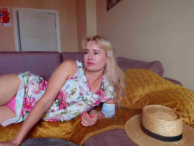 MissMotivated webcam