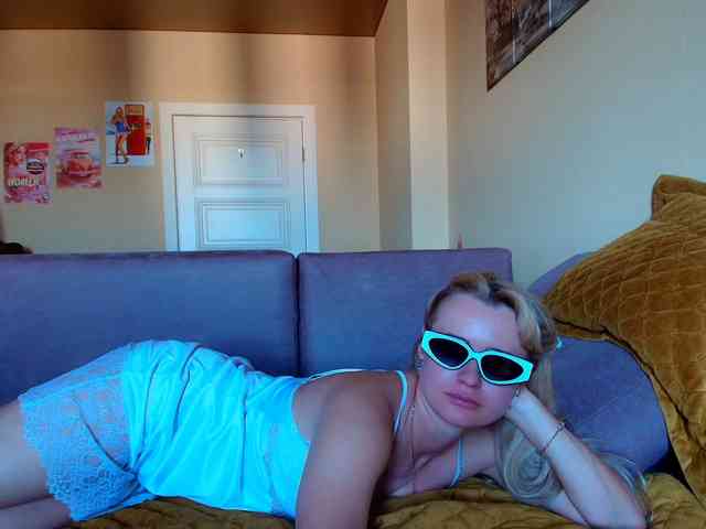 MissMotivated webcam