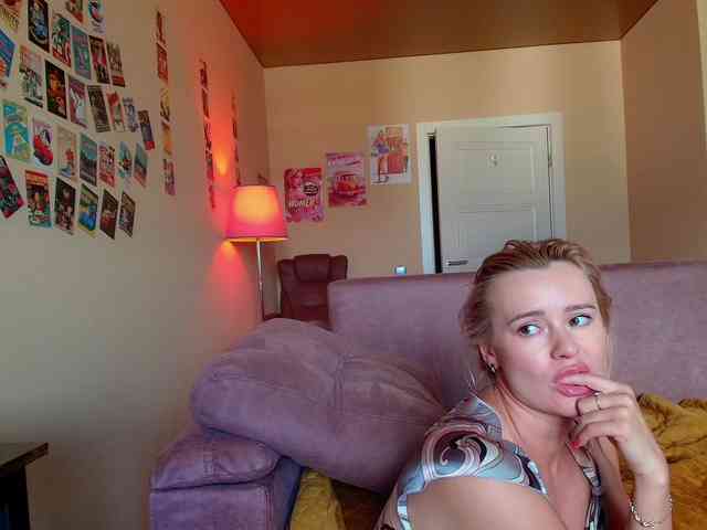 MissMotivated webcam