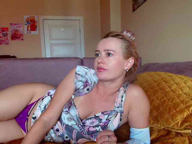 MissMotivated webcam