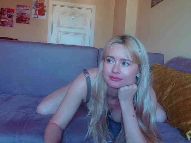 MissMotivated webcam