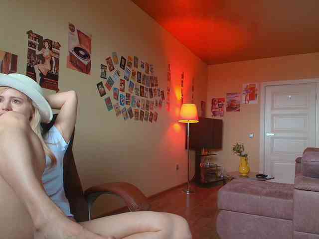 MissMotivated webcam