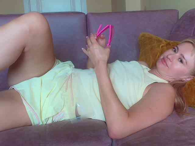 MissMotivated webcam