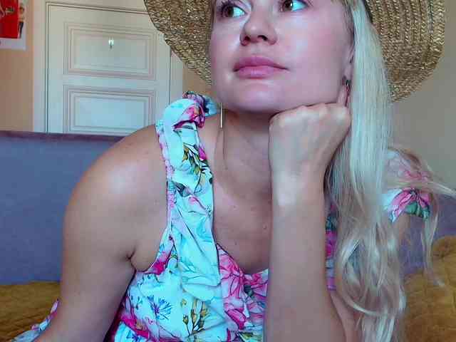 MissMotivated webcam