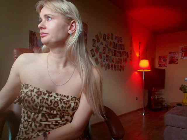 MissMotivated webcam