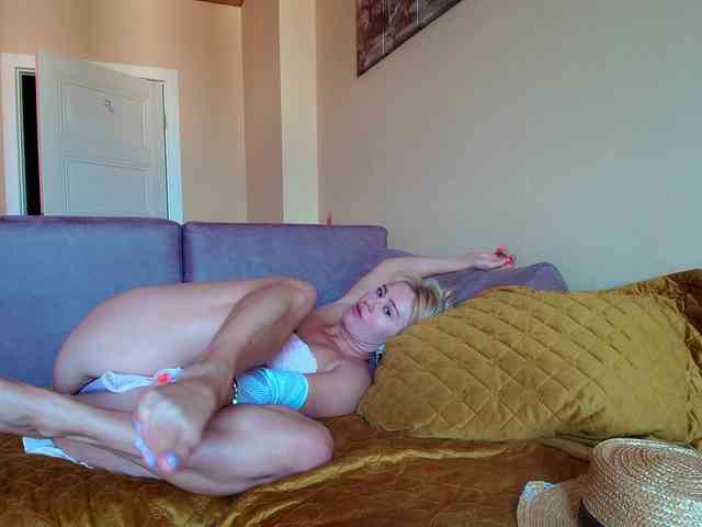 MissMotivated webcam