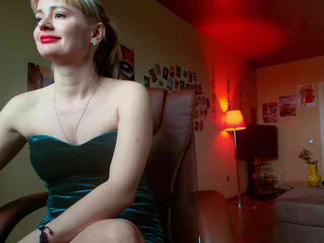 MissMotivated webcam