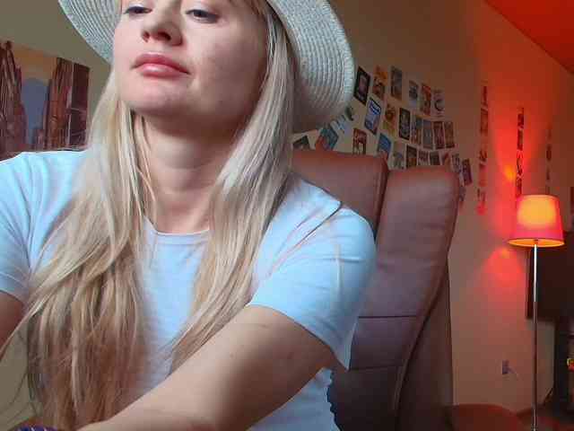 MissMotivated webcam