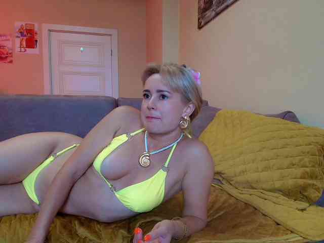 MissMotivated webcam