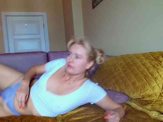 MissMotivated webcam