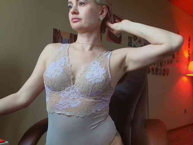 MissMotivated webcam