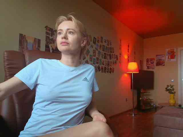 MissMotivated webcam